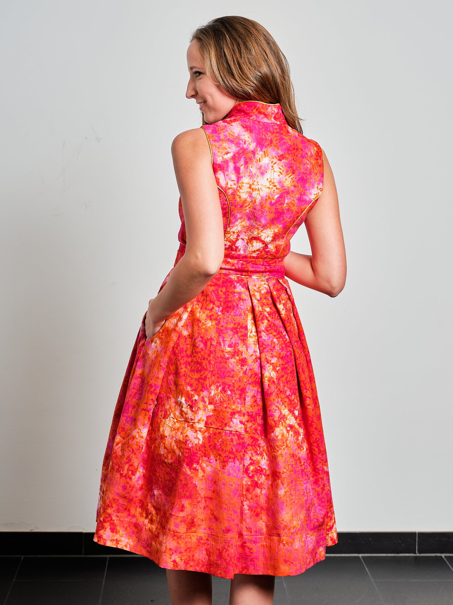 DIRNDL ANNA | RED FLORAL BATIK